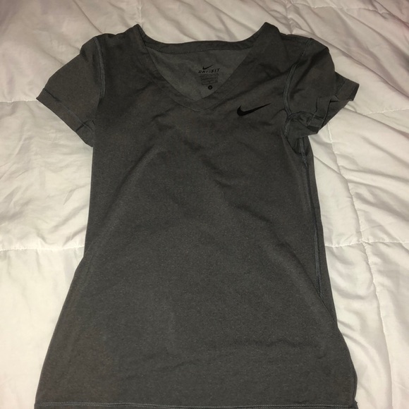 Nike dri fit grey shirt - Picture 1 of 2